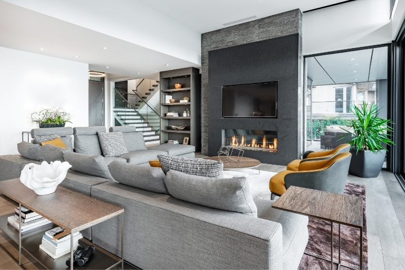 Buying & Selling High-End Real Estate Around California
